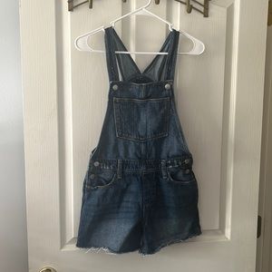 Medium wash frayed -hem jean shortfall for girls size XL 14